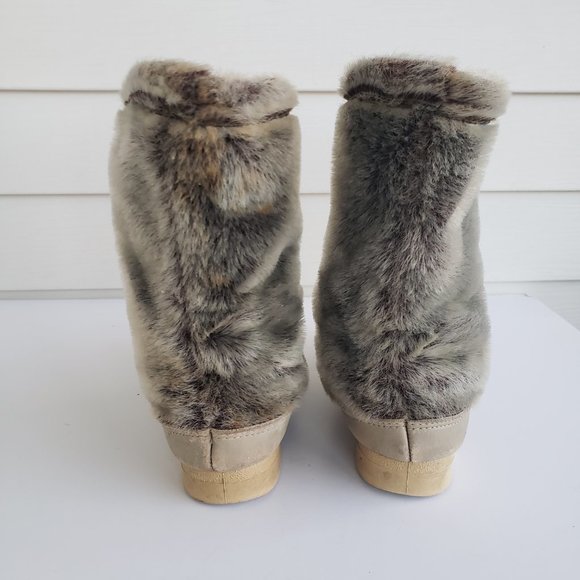 Vintage 70s/80s Faux seal fur Boots by Snowland - Picture 3 of 16